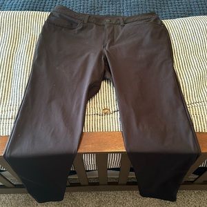 Men’s lulu pants